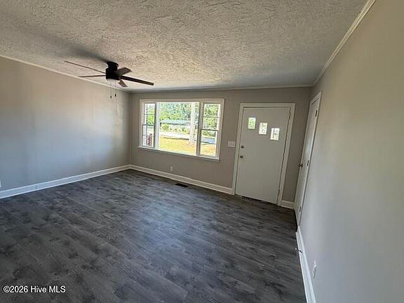 5th image of 2124 Reedale Avenue