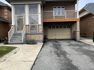 9 Denim Dr, Brampton, ON L6P 1K4