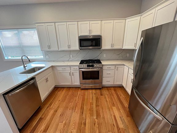 3rd image of 122 Cross St #1