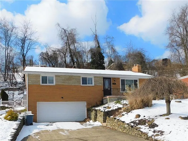 237 Gates Dr photo 1