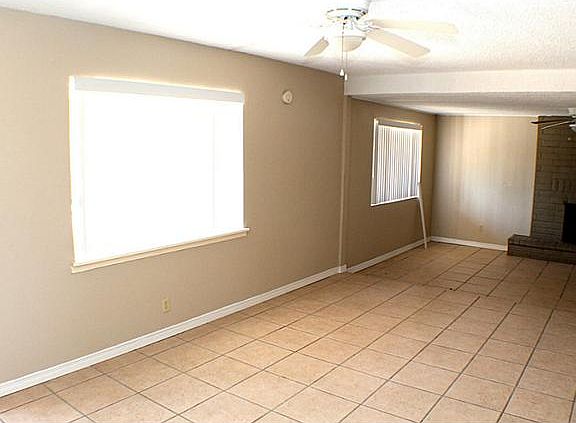 4th image of 10137 Suez Ave