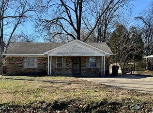 1539 Defoe St, Dyersburg, TN 38024