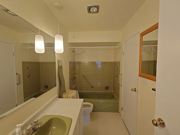 5th image of 6560 Buswell St #310