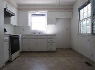 3705 Twin City Dr, Council Bluffs, IA 51501