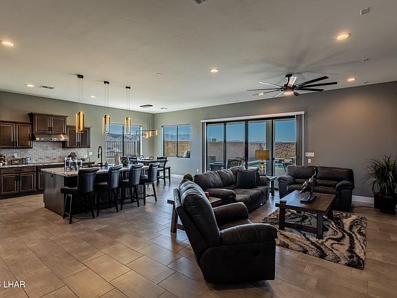 5th image of 3175 Summit Way