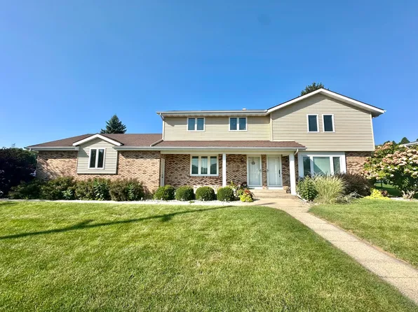 2748 Mineral Point Ave, Janesville, WI 53548