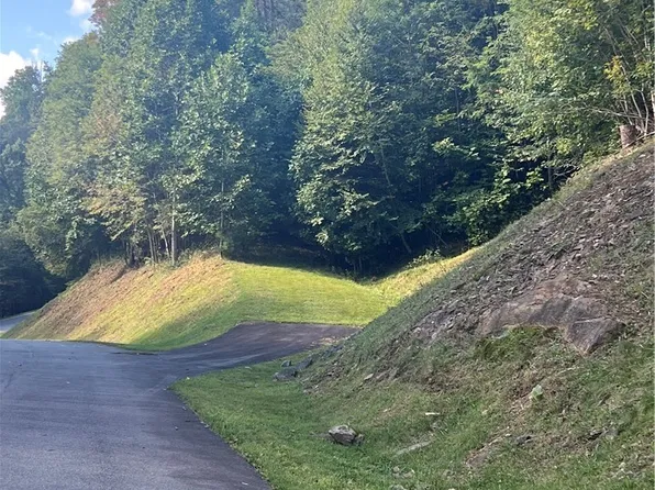 172 Hump View Trail, Banner Elk, NC 28604