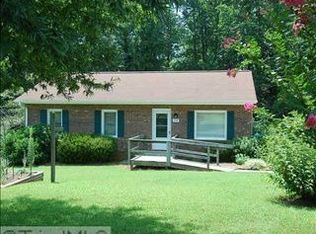 528 Heatherton Ln, Rural Hall, NC 27045