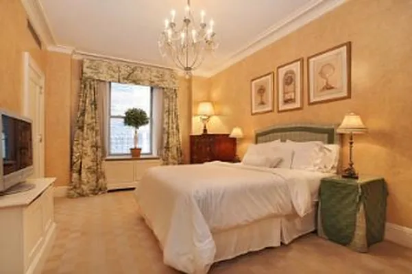 Sold by Corcoran | media 22