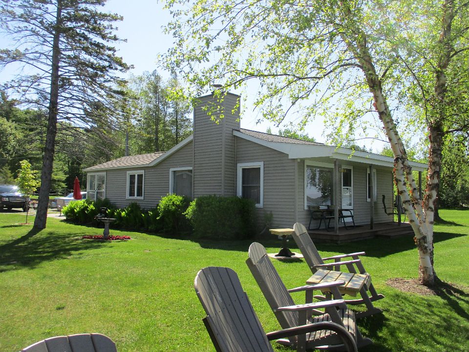 1st image of 4525 N Lakeshore Dr #9