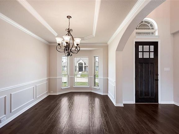 2nd image of 501 Southwestern Dr