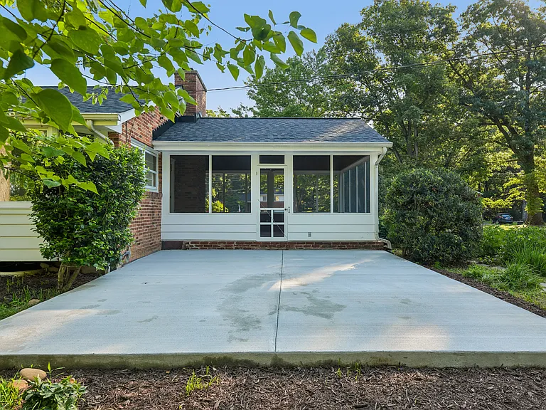 1106 Westbriar Ct NE — Photo 35