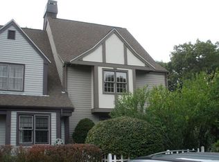 6 Village Green Cir #6, Mashpee, MA 02649