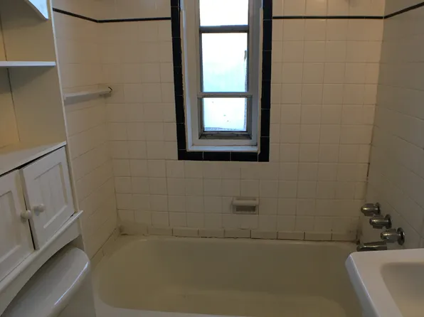 403 S 40th St #3R, Philadelphia, PA 19104