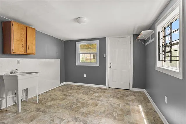 508 S Murat St — Photo 10