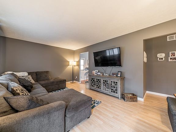 4th image of 244 Belair Cir