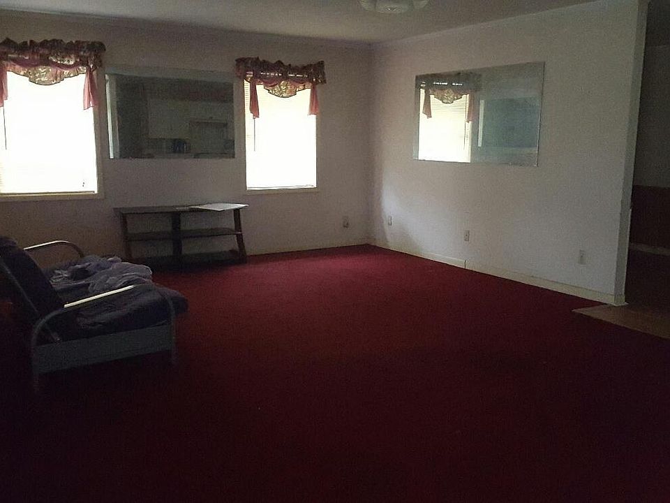 2nd image of 249 Blue Bonnet Dr