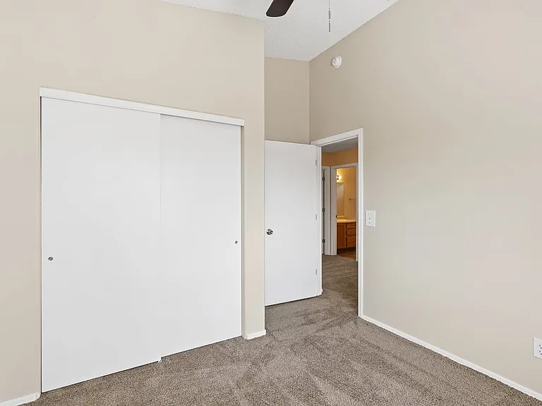 6098 S Place Du Lis — Photo 8