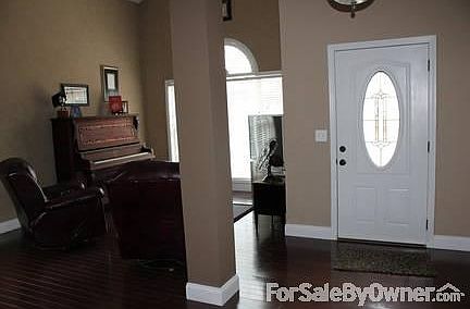 Huge Open Front Room : Front room could be formal dinning room/living room/ play room. Great open sp
