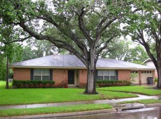 2703 Bon Aire Ave, Victoria, TX 77901