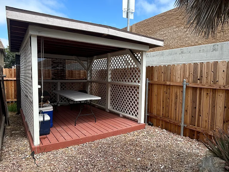 18084 Yosemite Ct — Photo 28