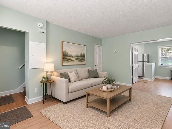 3rd image of 2645 30th St SE