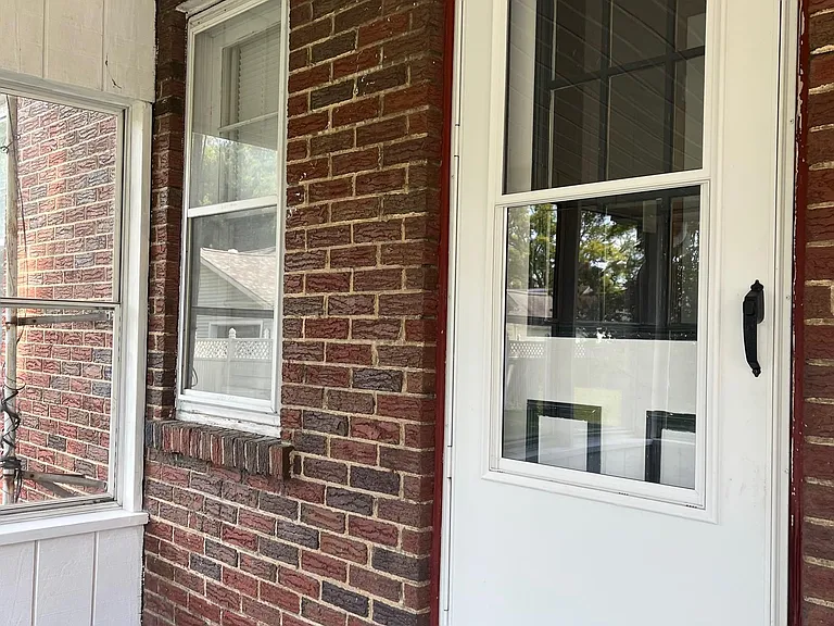 305 W Northview Ave — Photo 23