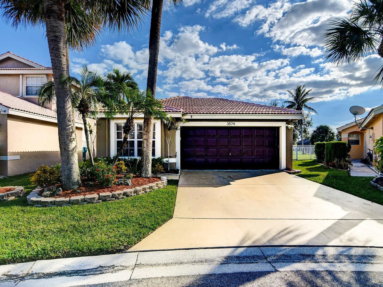 3 bed, 2.0 bath, 1499 sqft, $4,400 — Photo 1