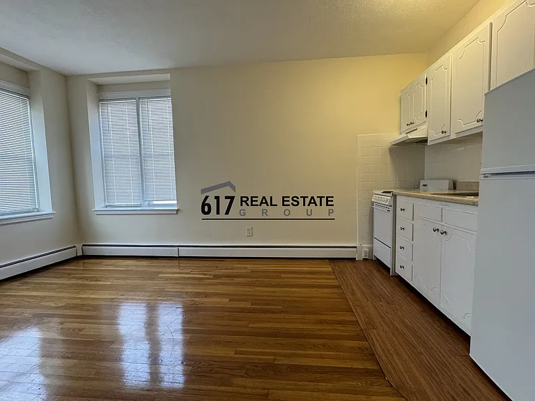 1803 N Beacon St — Photo 3
