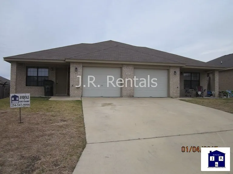 305 Cedar Ridge Dr #A — Photo 2