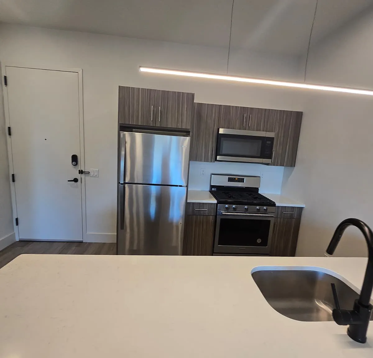2 bed, $2,595 — Photo 1