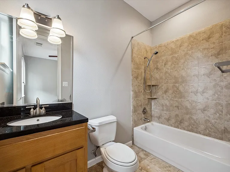 802 Waverly St #D — Photo 21