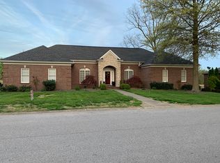 1018 Country Club Dr, Henderson, KY 42420