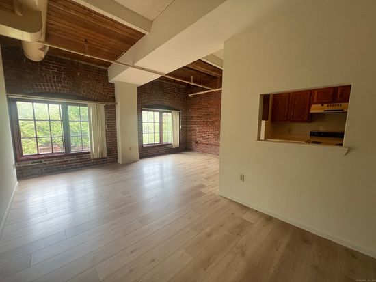 839 Main Street APT 17, Torrington, CT 06790