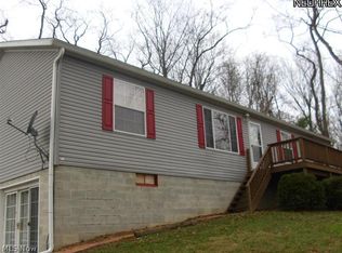 221 Taylor St E, Zanesville, OH 43701