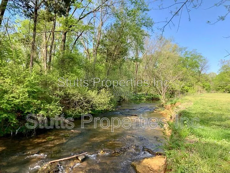 Creekside Apartments — Photo 54