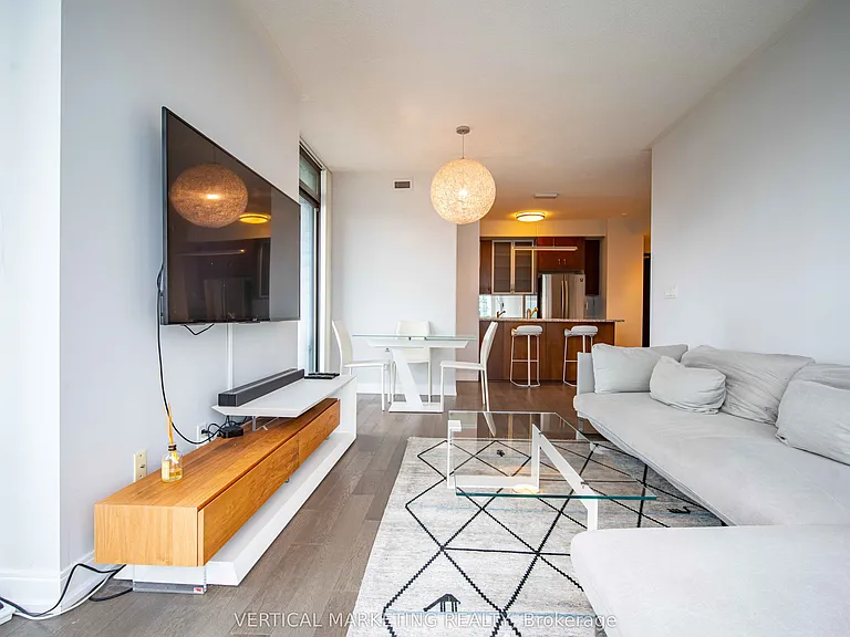 18 Yorkville Ave #1707 — Photo 28