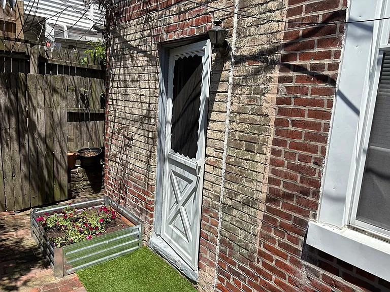 429 E Girard Ave #1 — Photo 12