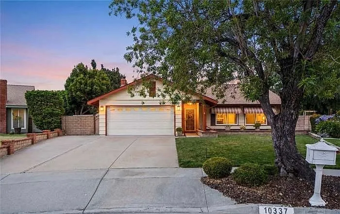 10337 Bristol Dr — Photo 2