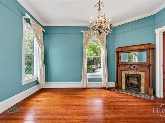 5th image of 32 Habersham Street