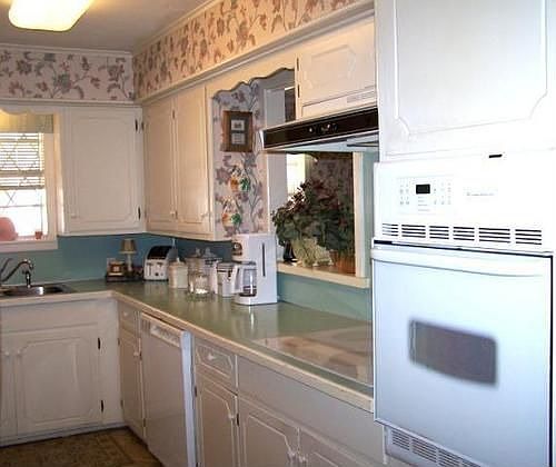 4th image of 220 E Fannin St