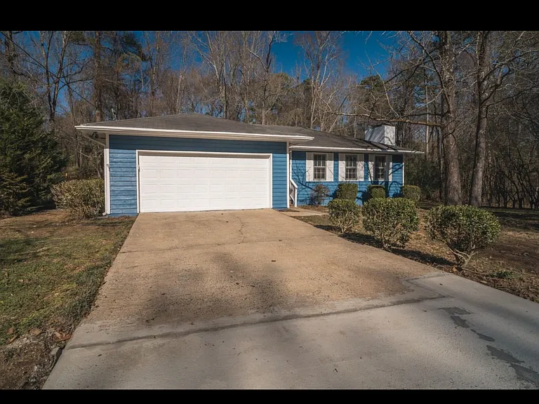 296 Monticello Pl — Photo 2