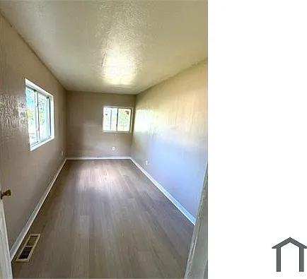 755 W 13th St — Photo 7