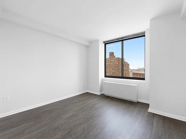 408 E 92nd St #33B — Photo 9