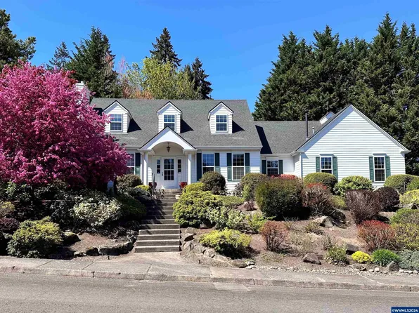 3374 Augusta National Dr S, Salem, OR 97302