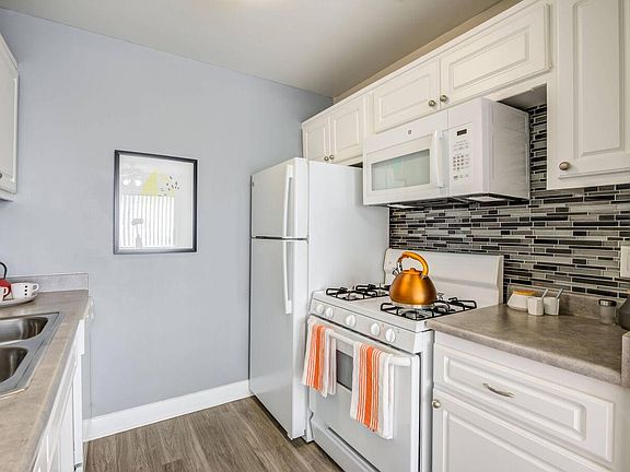 4th image of 877 W El Repetto Dr #A26