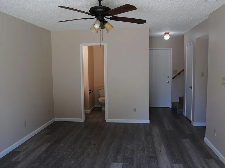 4620 Gorbett Ln — Photo 5