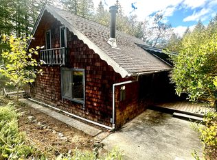24 Forest View Dr, Willow Creek, CA 95573