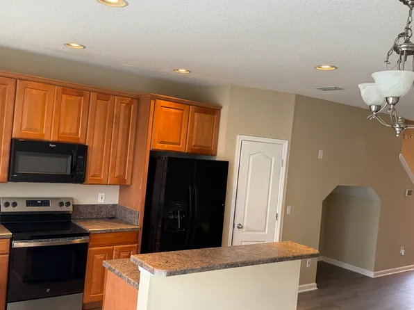 2298 Sunset Bluff Dr, Jacksonville, FL 32216