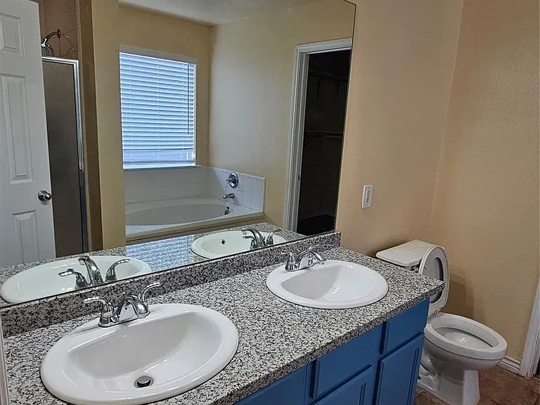 22135 Greengate Dr — Photo 32